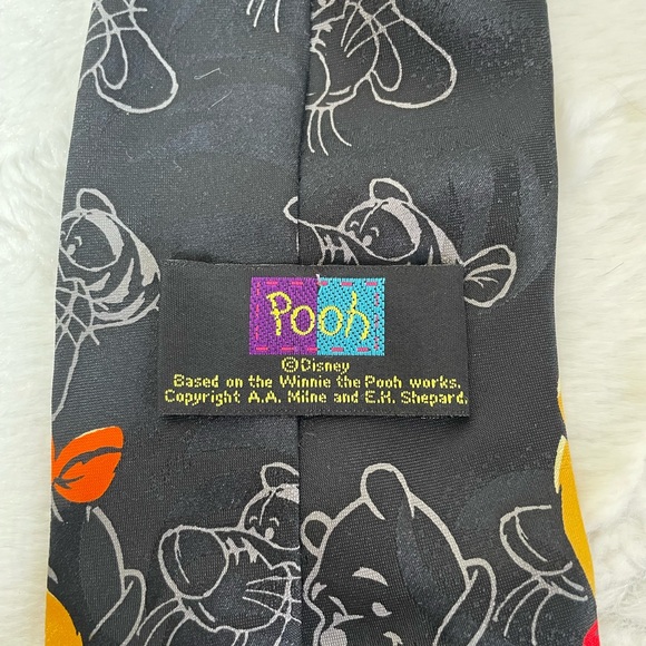 DISNEY POOH Winnie The Pooh Neck Tie OS - Picture 4 of 10